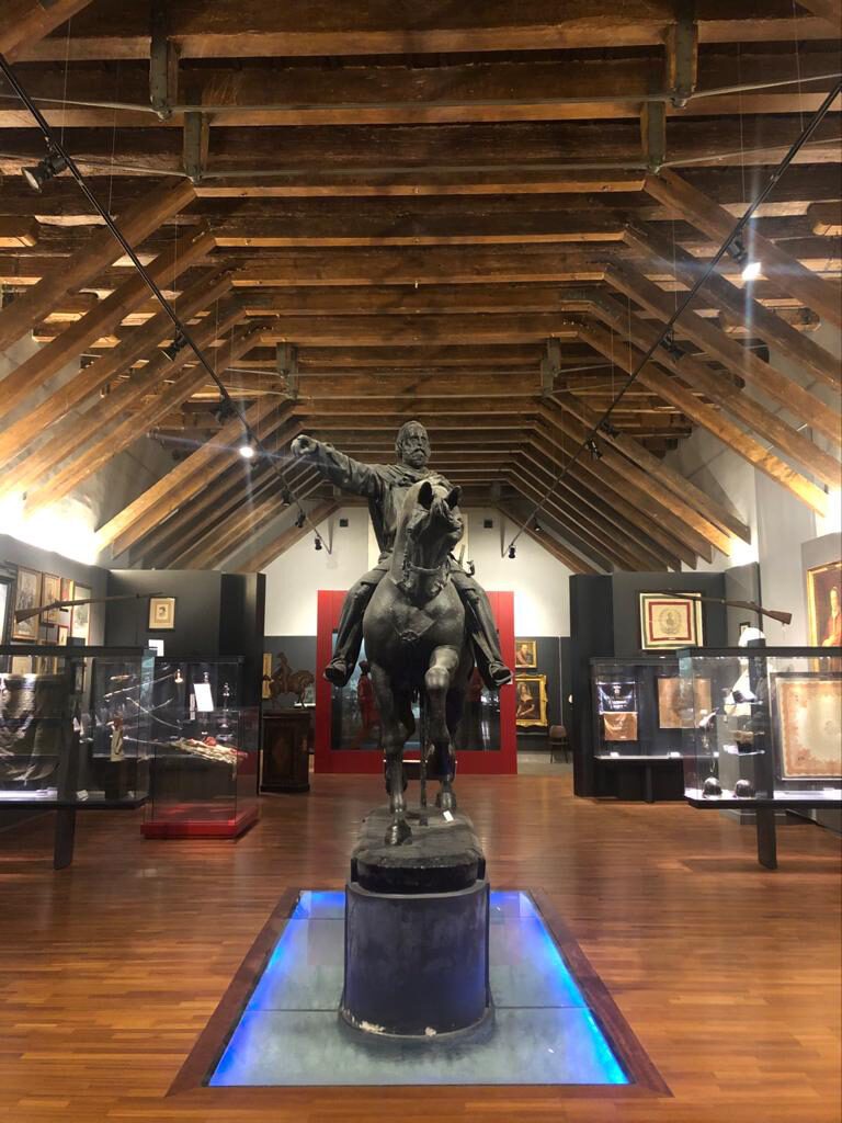 Sala principale del Museo del Risorgimento, interno alla Società Siciliana di Storia Patria